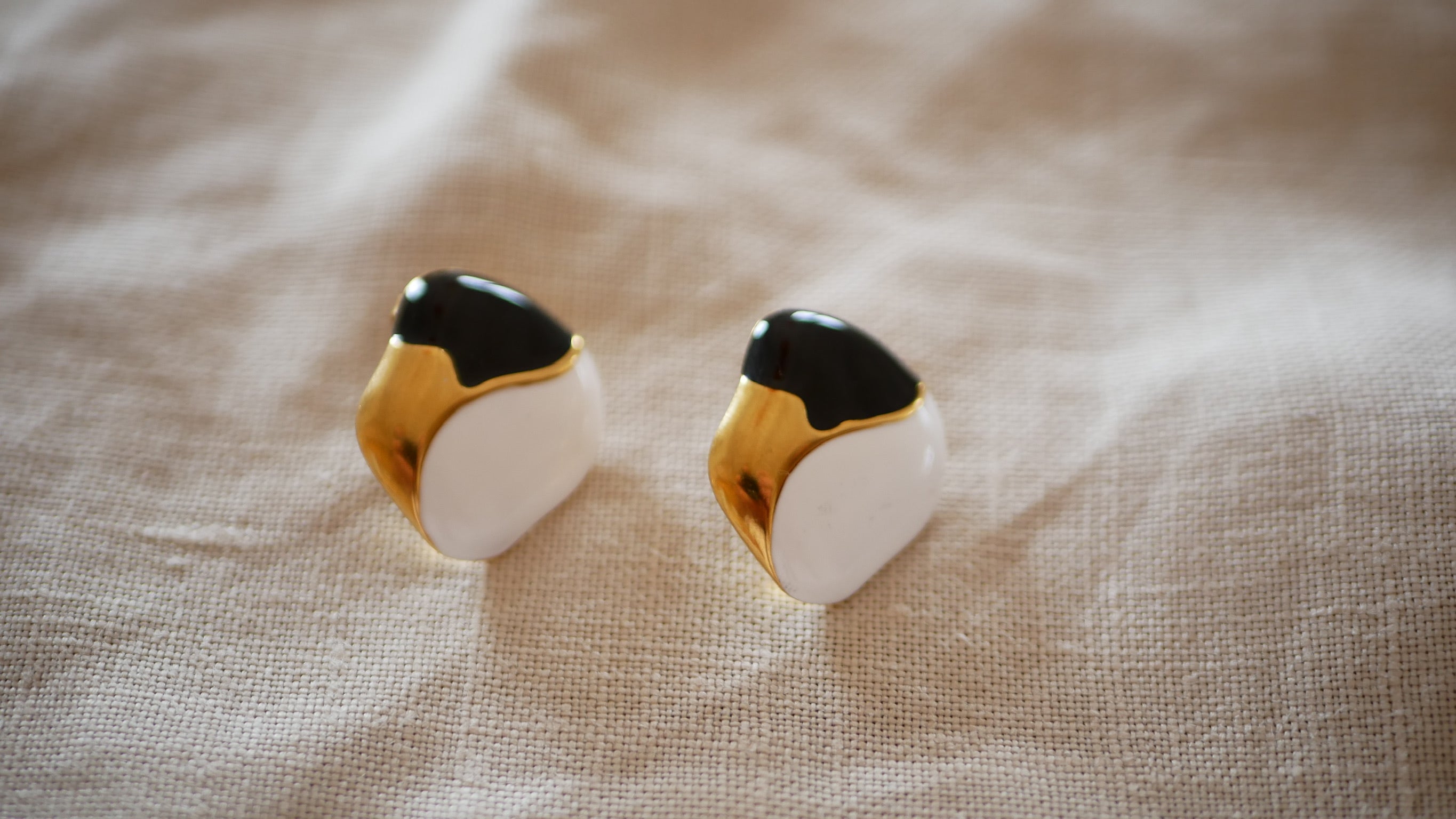 3_boucles_d_oreilles_angela_en_acier_inoxydable_olive_concept_store.jpg