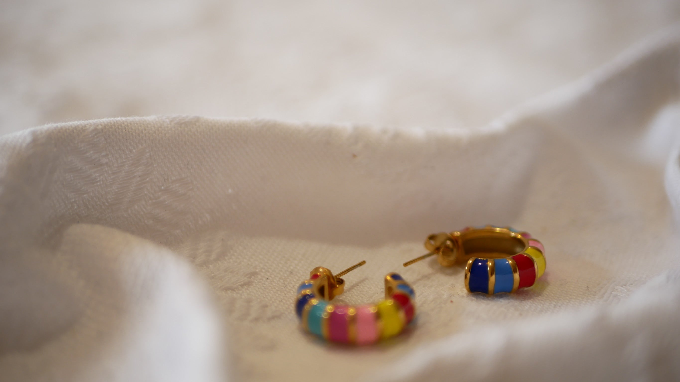 bijoubouclesd_oreillesSusanaacierinoxydableoliveconceptstore3_325.jpg
